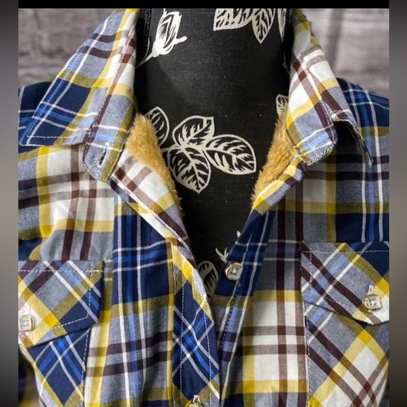 NEW‼️ PLAID FLEECE - Picture 4 of 10